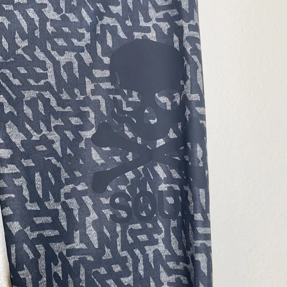 Lululemon Soulcycle Leggings Skull sz 4 Black/Grey‎